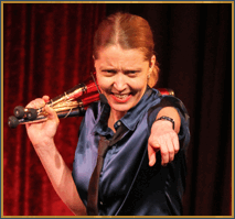 Photo of comedy juggler Katrine Spang-Hanssen